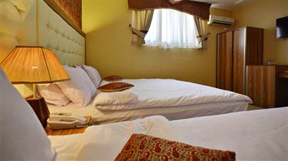 اتاق سه تخته هتل لطفعلی خان شیراز